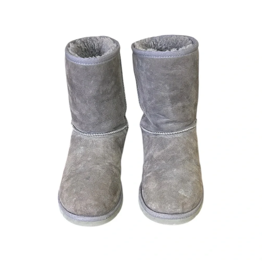UGG Women’s Classic Short Grey Suede Boots 5251 Size 6